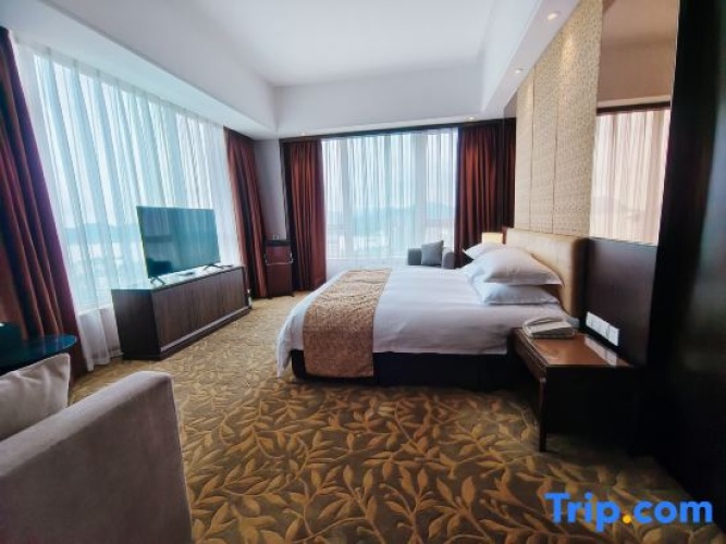 Deluxe Double Family Suite