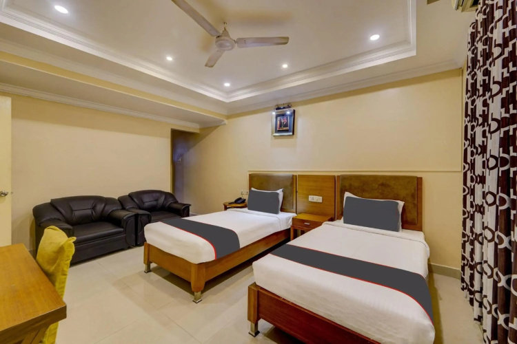 Collection O 80519 G Silver Ashok Nagar