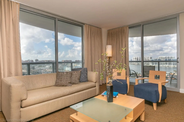 2 Bedrooms Apartment