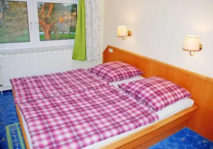 DEB 009 Appartementhaus auf Moench