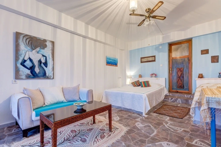Standard Triple room with balcony and with sea view