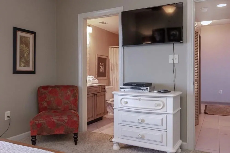 Admirals Quarters 1505 4 Bedroom Condo by Redawning