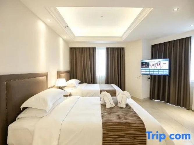 2 Bedrooms Deluxe Family Suite with balcony and with river view