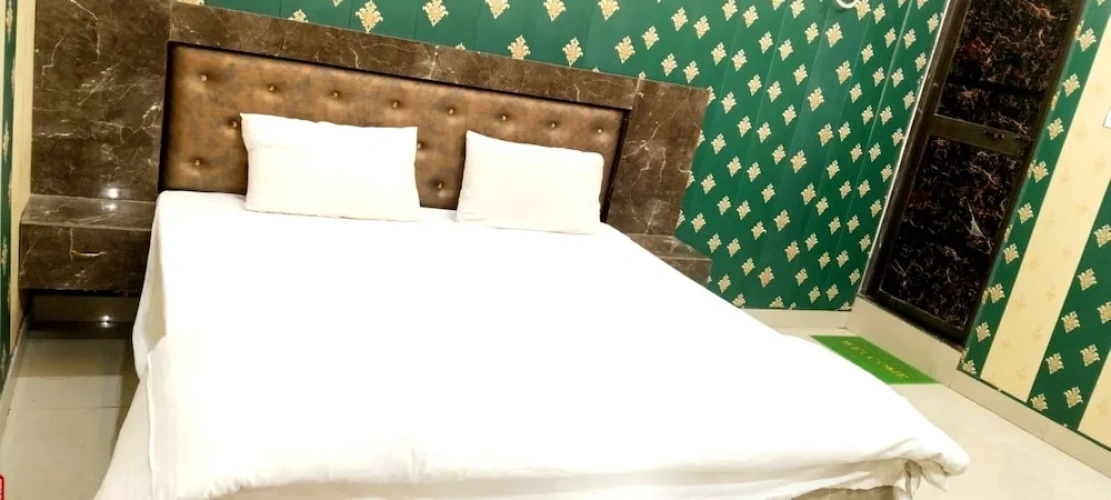 Deluxe Double room with city view