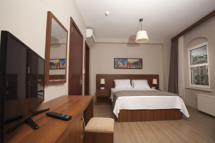 Cordis Hotel