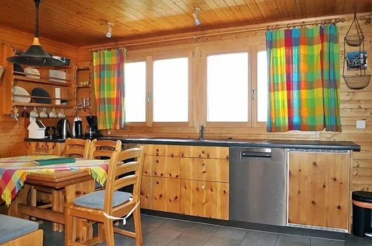 3 Bedrooms Apartment