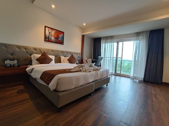 Suite with balcony