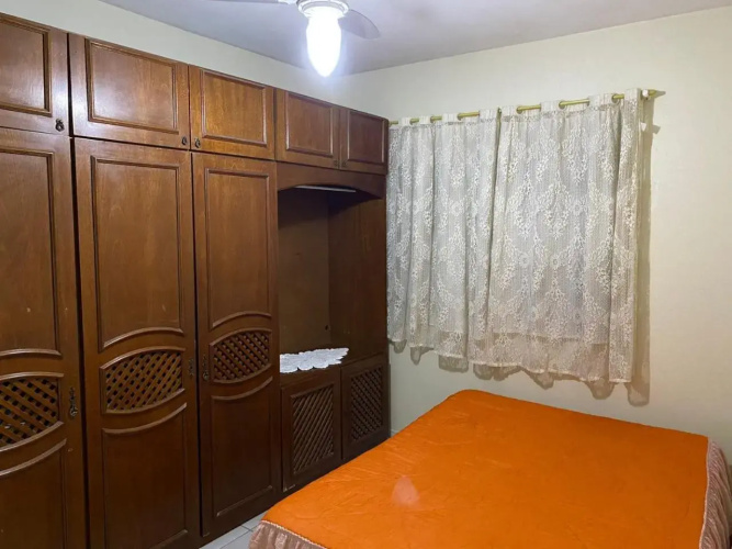 CASA com 3 QUARTOS 1000M DA PRAIA