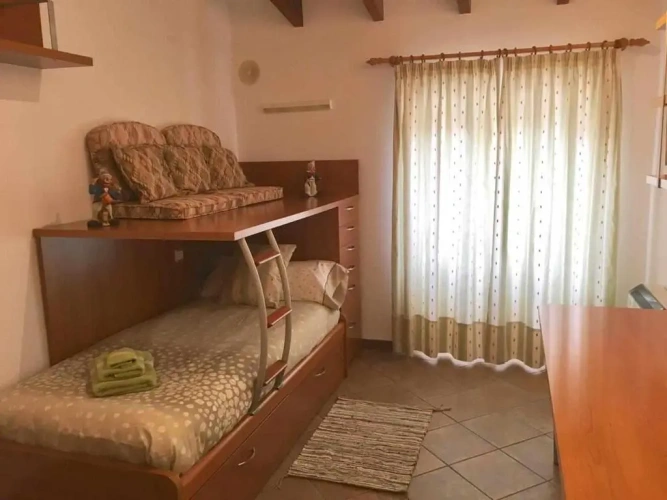 4 Bedrooms Cottage