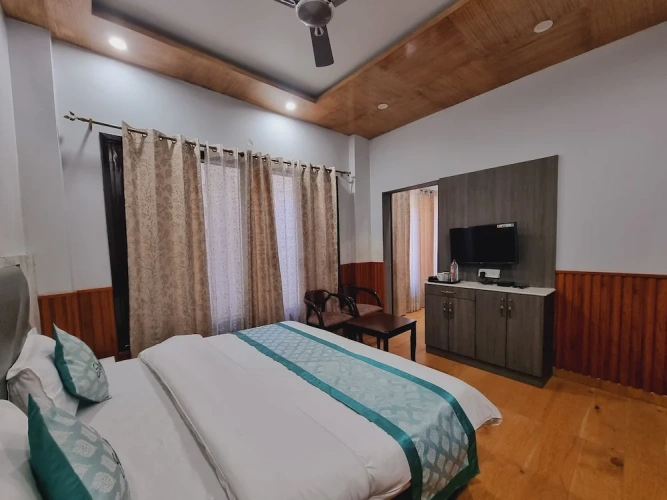 Standard Quadruple Family room