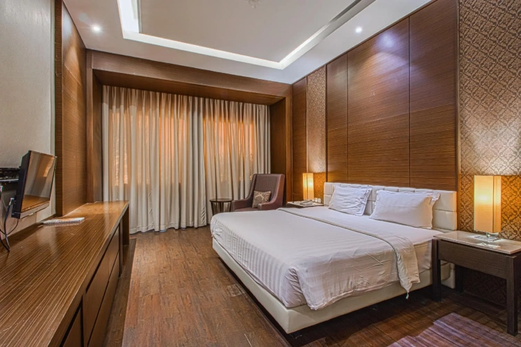 Deluxe Double room with city view