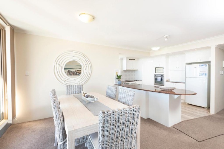 2 Bedrooms Apartment beachfront