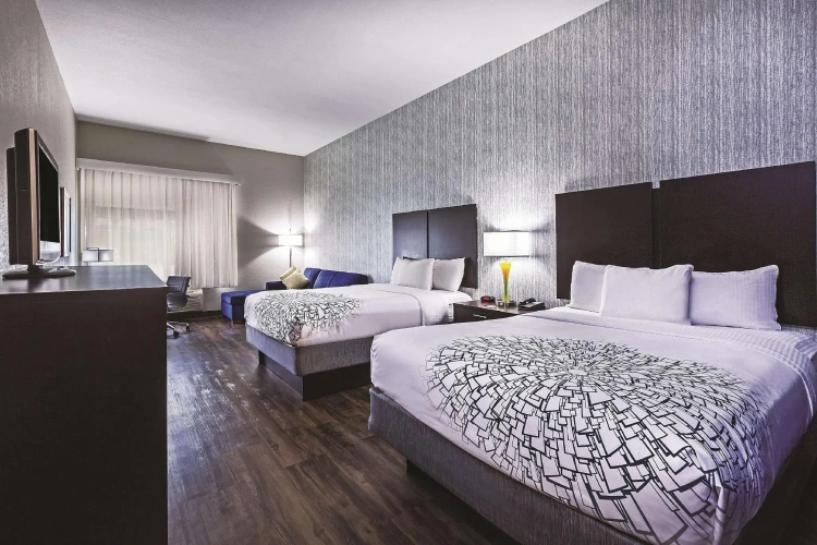 Quadruple Suite with partial view