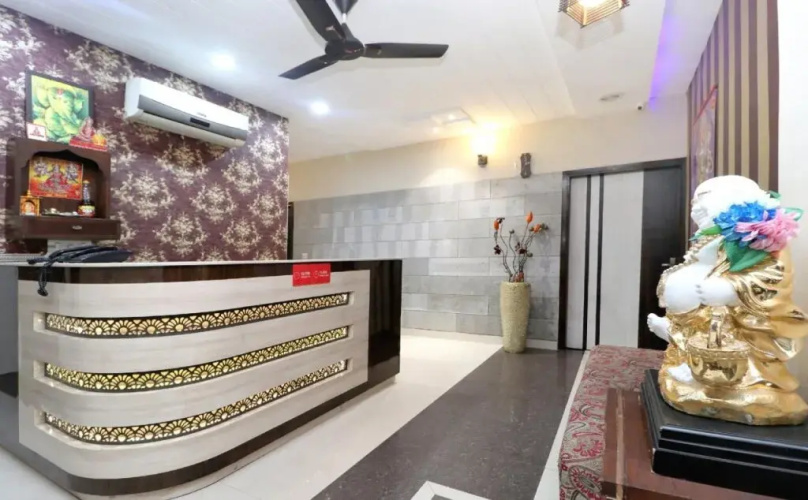 Hotel C M Plaza By OYO Rooms