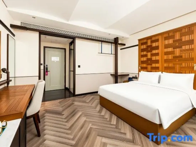 Classic Double room with lake view