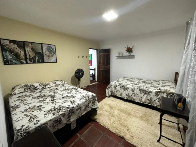 Sítio com piscina e lareira