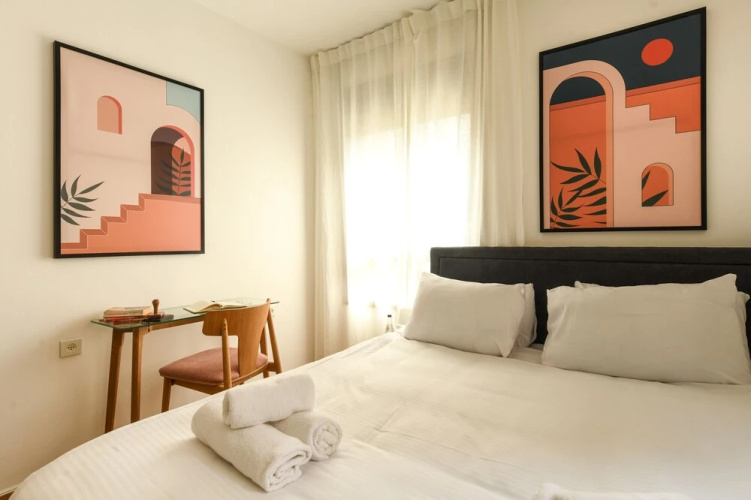 MAMAD - Pet-friendly 2BR Apt & Kitchen