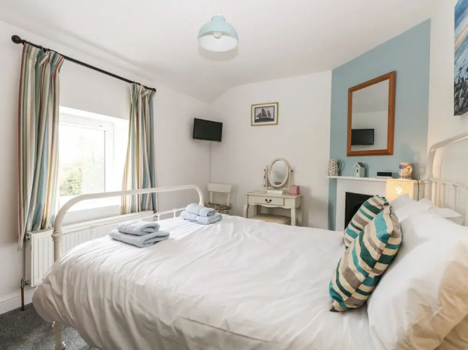 7 Coastal Cottages