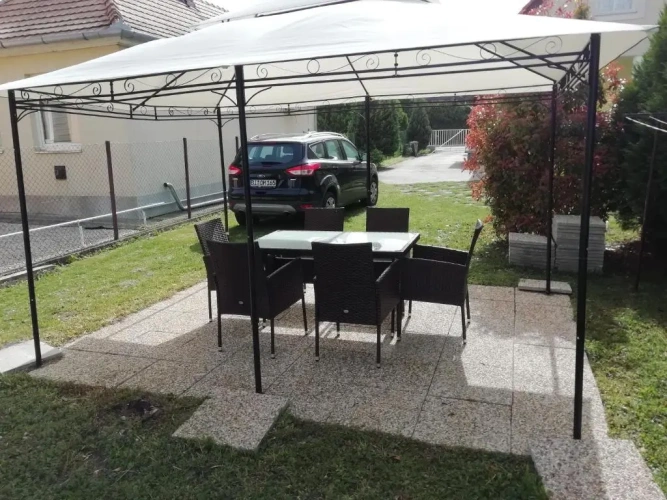 3 Bedrooms Apartment