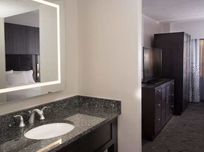 Embassy Suites by Hilton Raleigh Crabtree photo 12
