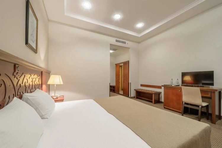 Hotel «ALARUS LUXE»