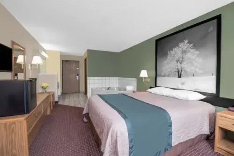 LePier Lodge
