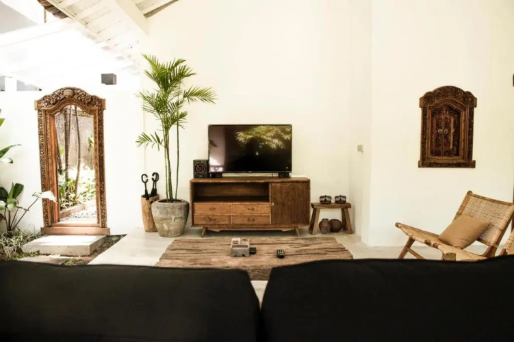 The Ravenala House