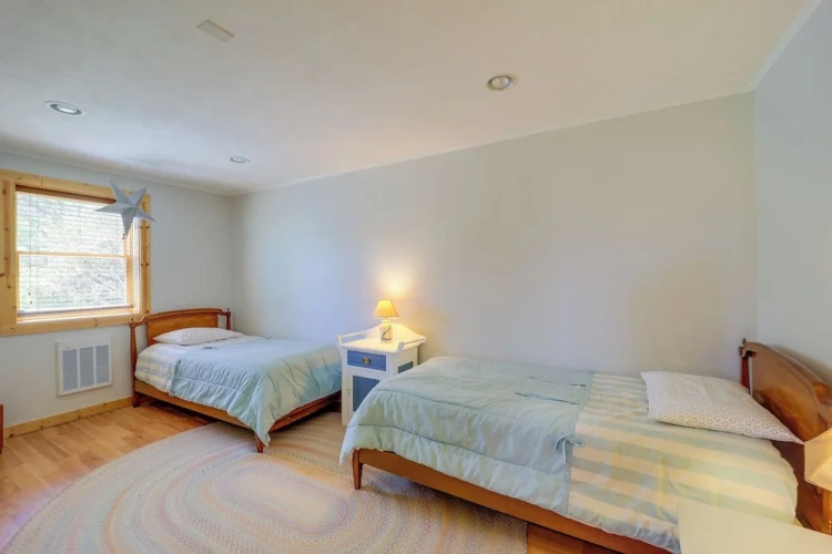 4 Bedrooms Cottage