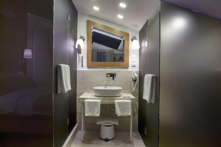 4Rooms 4U