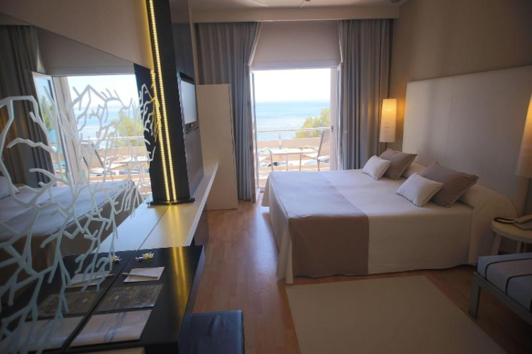 Canyelles Marina 3000