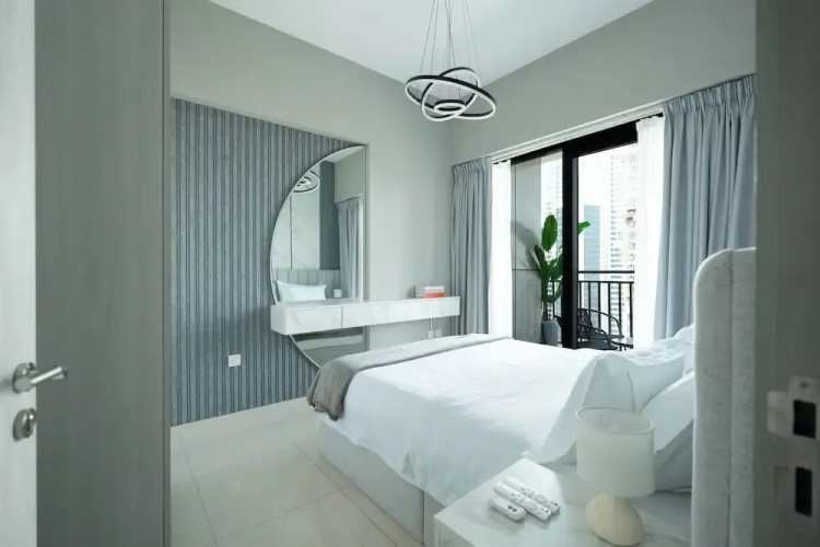 KeyRock Living - Dubai Skyline