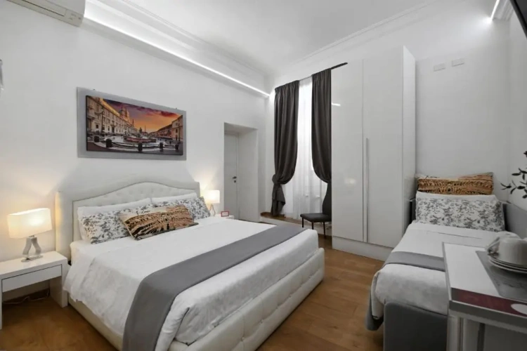 Standard Triple room