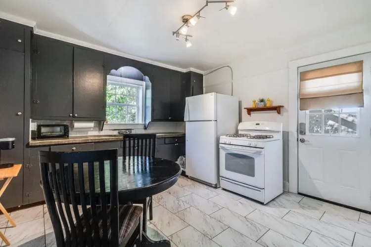 Jefferson Flat - Balcony Suite