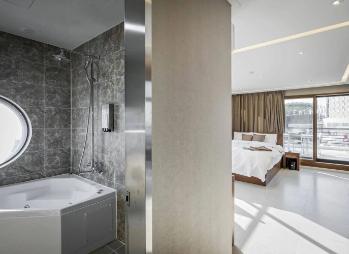 Ray Tourist Hotel