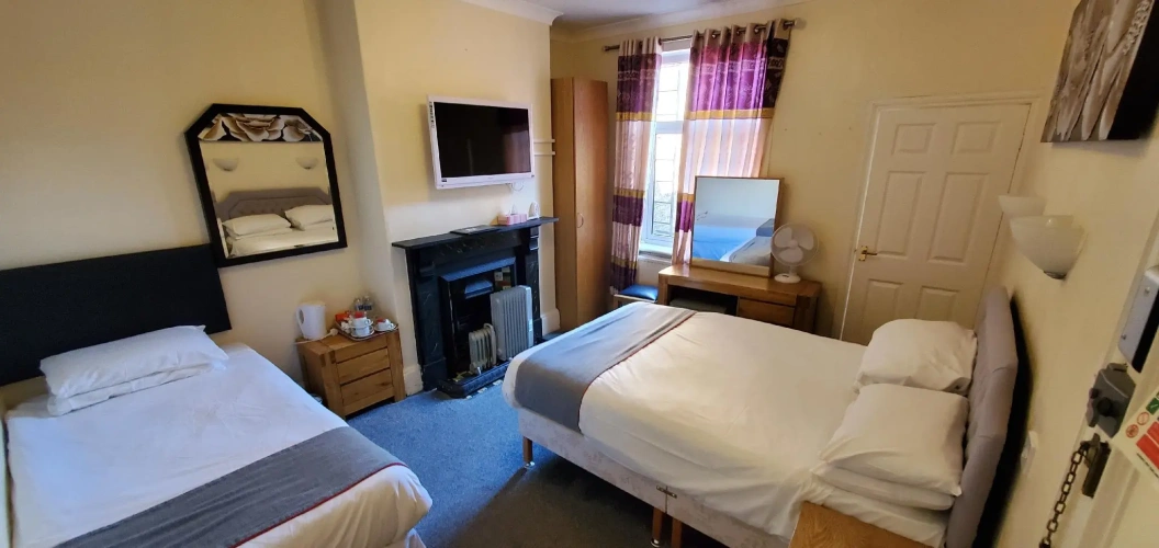 Standard Triple room