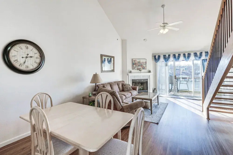Osage Beach Condo: Boat Slip & Pool Access!