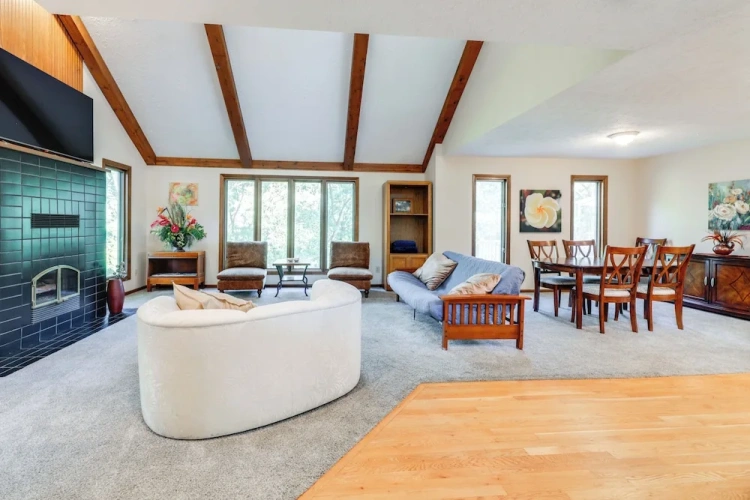 4 Bedrooms Cottage