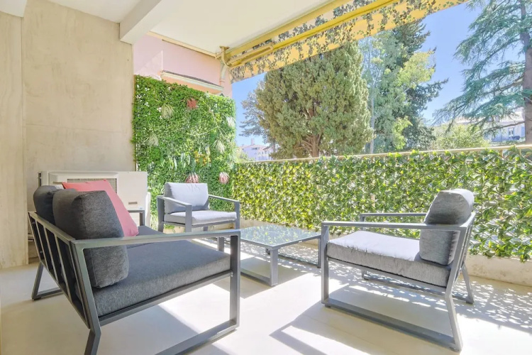 Le Jungle in Cannes With 2 Bedrooms and 2 Bathrooms