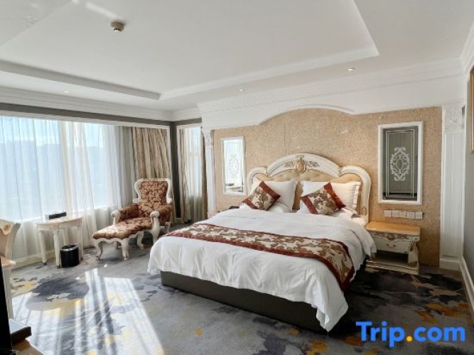 Luxury Suite