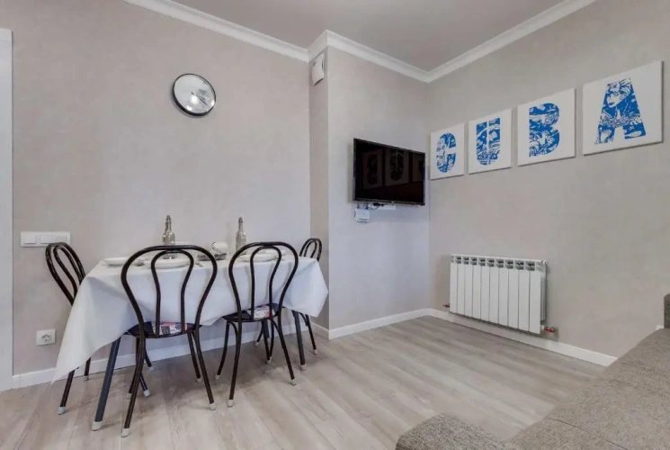 2 Bedrooms Apartment
