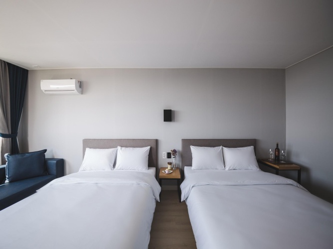 Deluxe room with ocean view