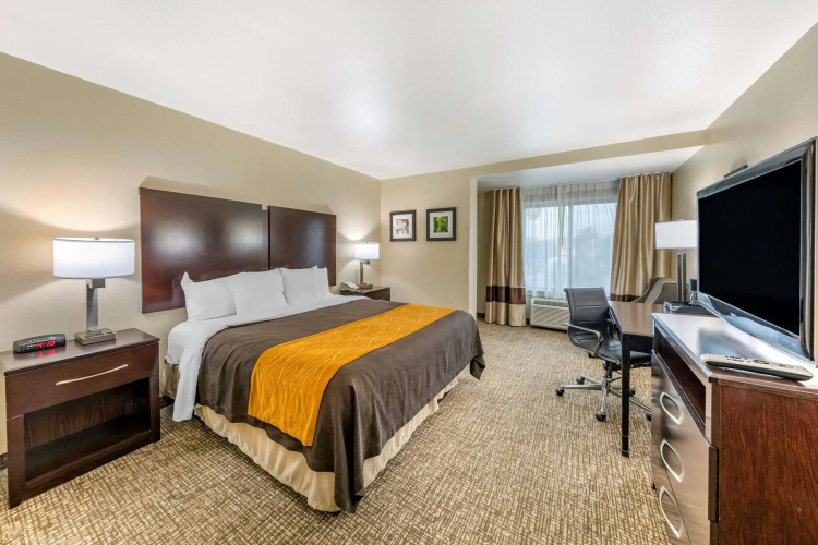 Comfort Inn & Suites Colton
