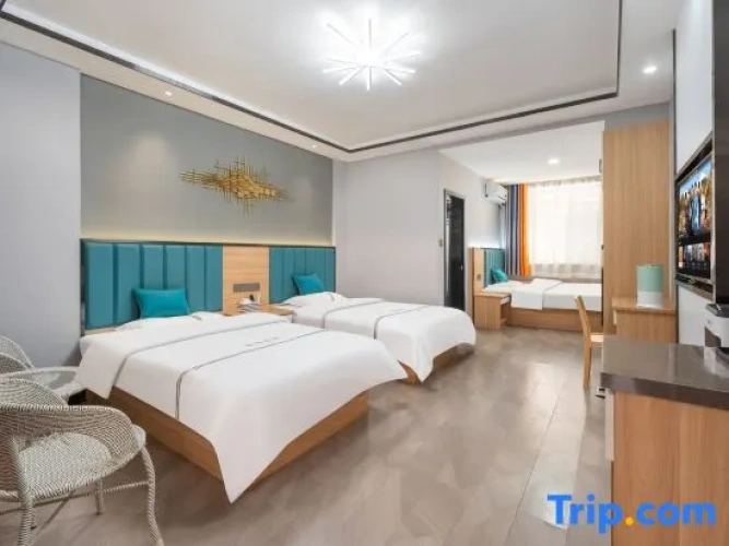 Standard Triple room