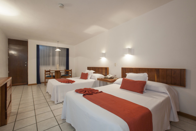 Costa De Oro Beach Hotel