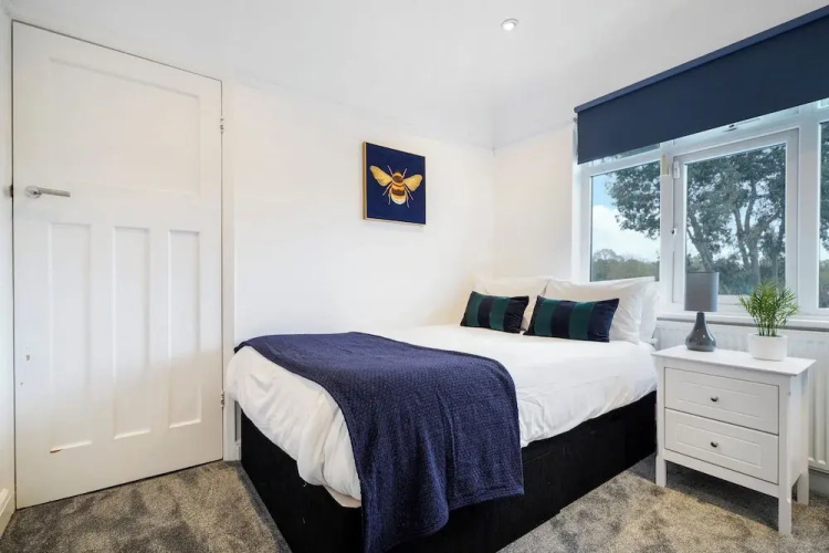 Mount Park Rd Flat