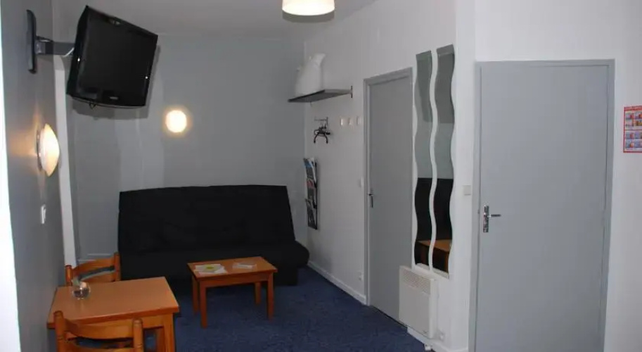 Logis Hôtel les Tonnelles