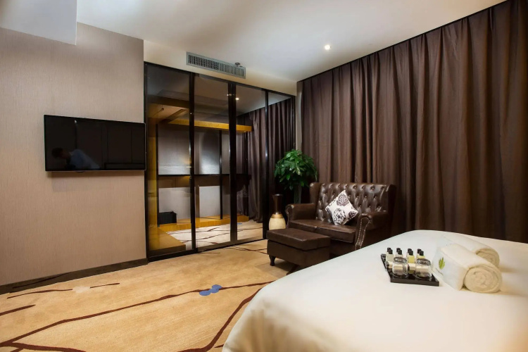 Lotus Blu Hotel
