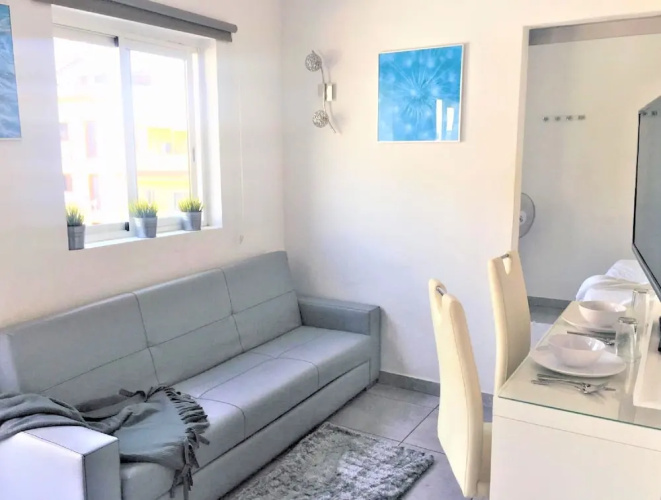 Modern Apt wifi & sat tv, close to las Vistas