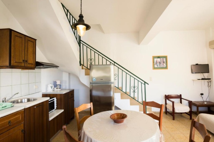 1 Bedroom Attic Apartment