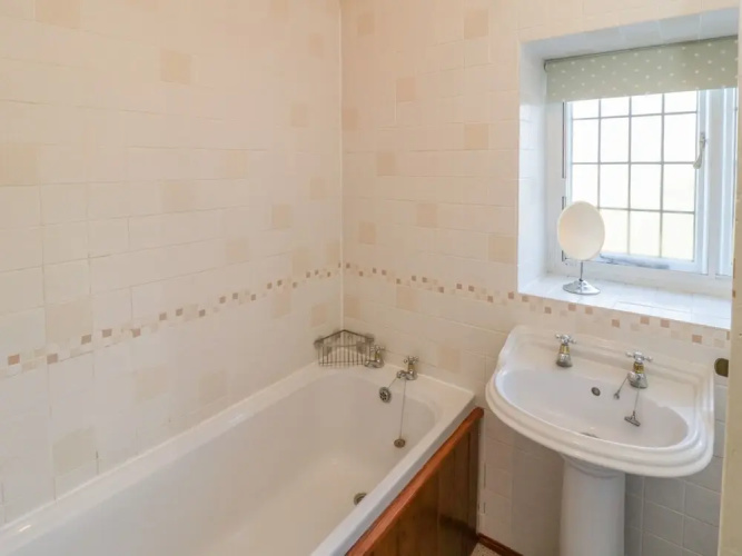 Howe Green Cottage